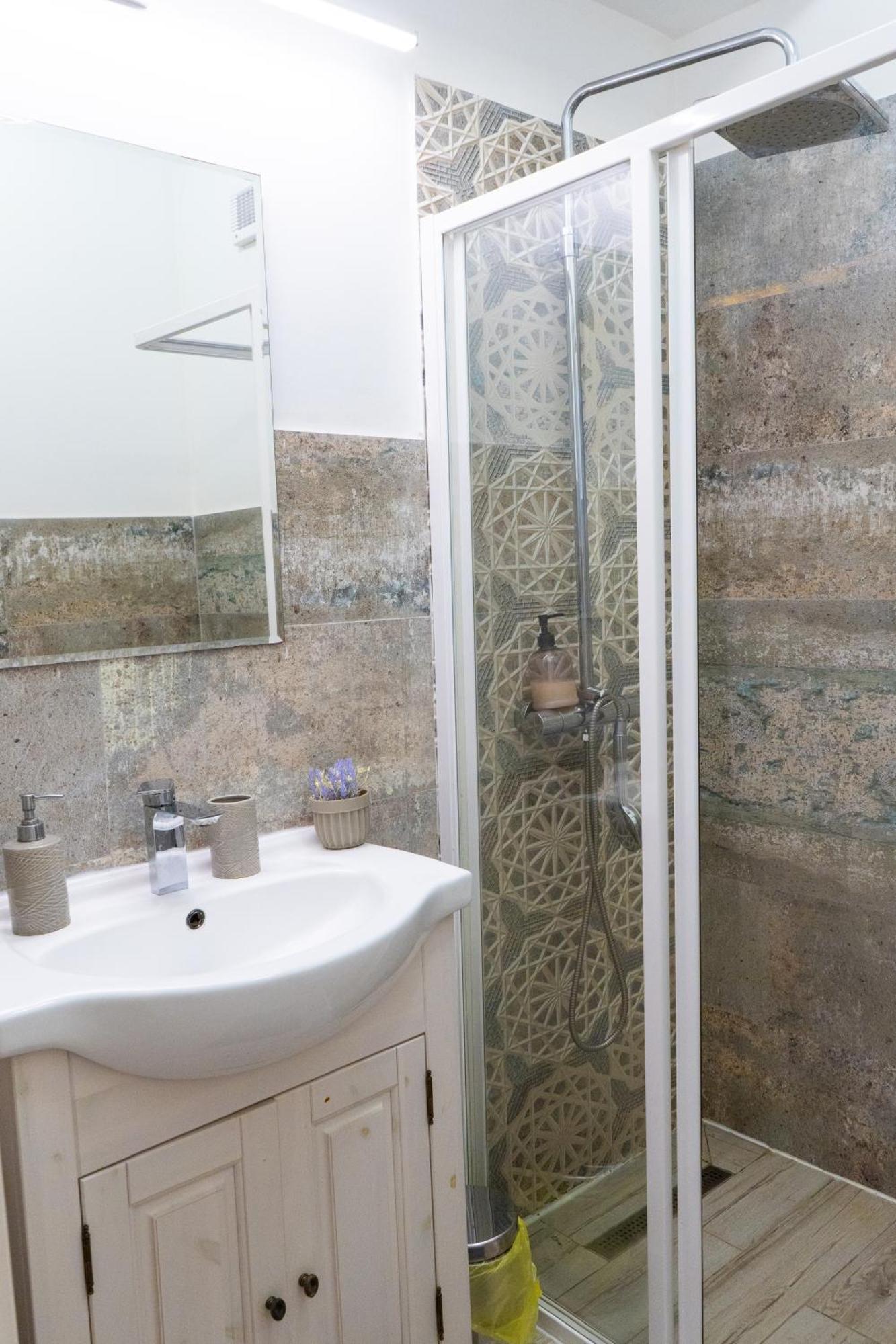 Alexis Spacious Classic Apartment Mamaia Exterior photo